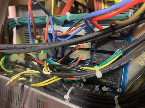 業務用脱毛機「ルミクスSHR」照射ボタンを押しても発光しない故障